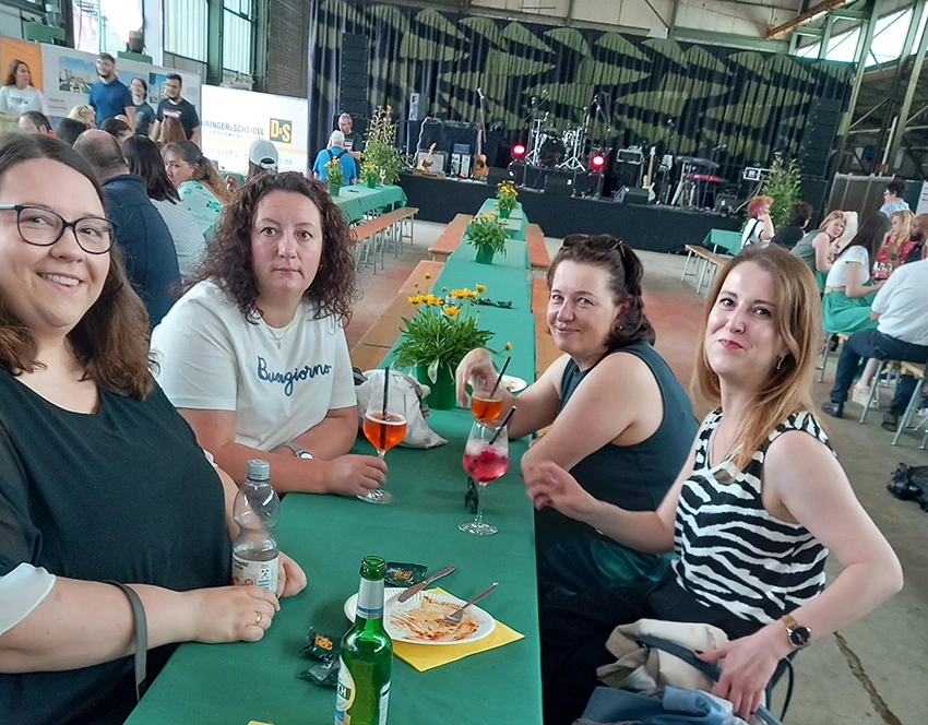 Teambild in der Festhalle