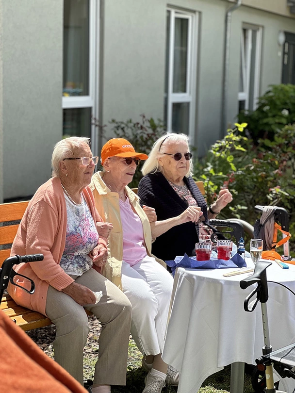 Bei herrlichem Wetter genossen die Bewohnerinnen und Bewohner das bunte Sommerfest der avendi-Einrichtung.