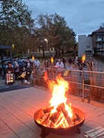 Wer nach dem Umzug fror, konnte sich an der Feuerschale auf der Terrasse der avendi-Einrichtung WILHELMSHÖHE wärmen. 